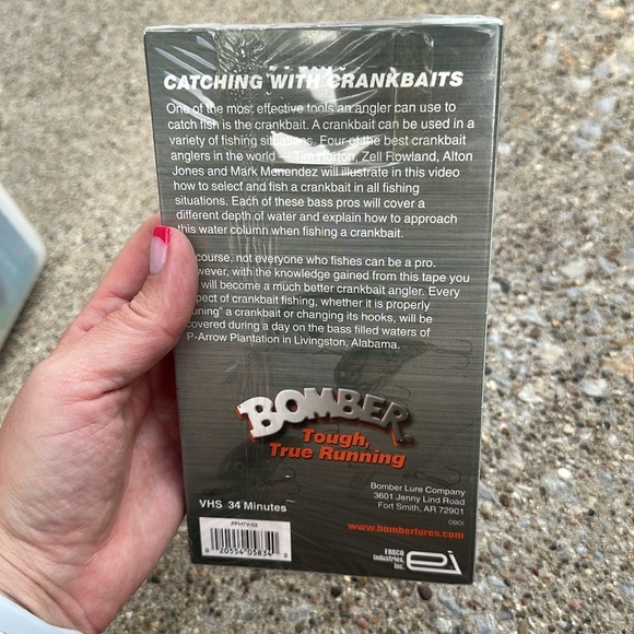 NWT Catching with Crankbaits VHS Tape - Picture 2 of 3
